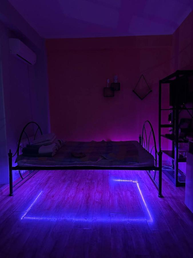 1-Room Apart. 21 On Usenbaeva 52 Near Eurasia Shopping Center Bishkek Ngoại thất bức ảnh