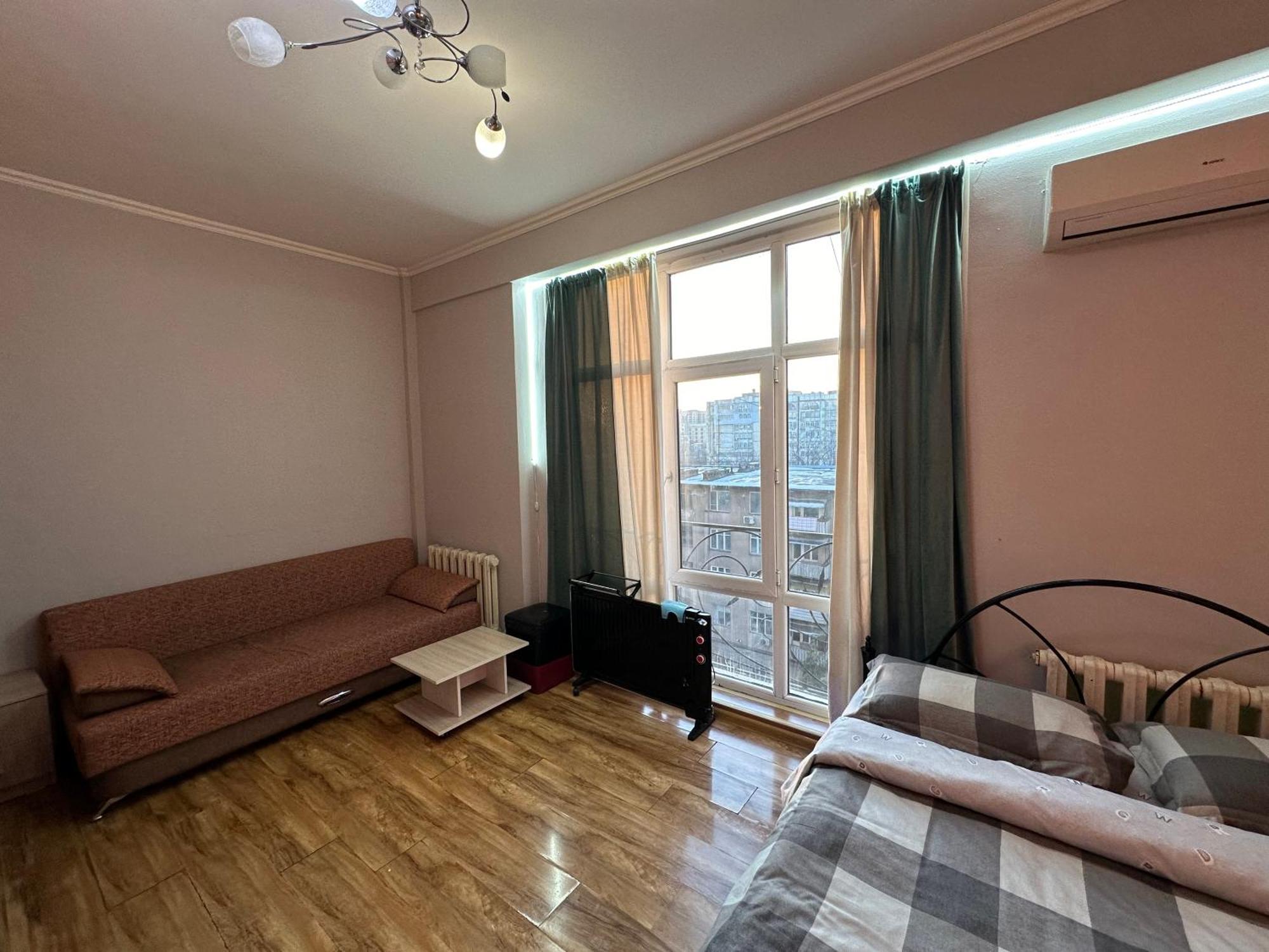 1-Room Apart. 21 On Usenbaeva 52 Near Eurasia Shopping Center Bishkek Ngoại thất bức ảnh