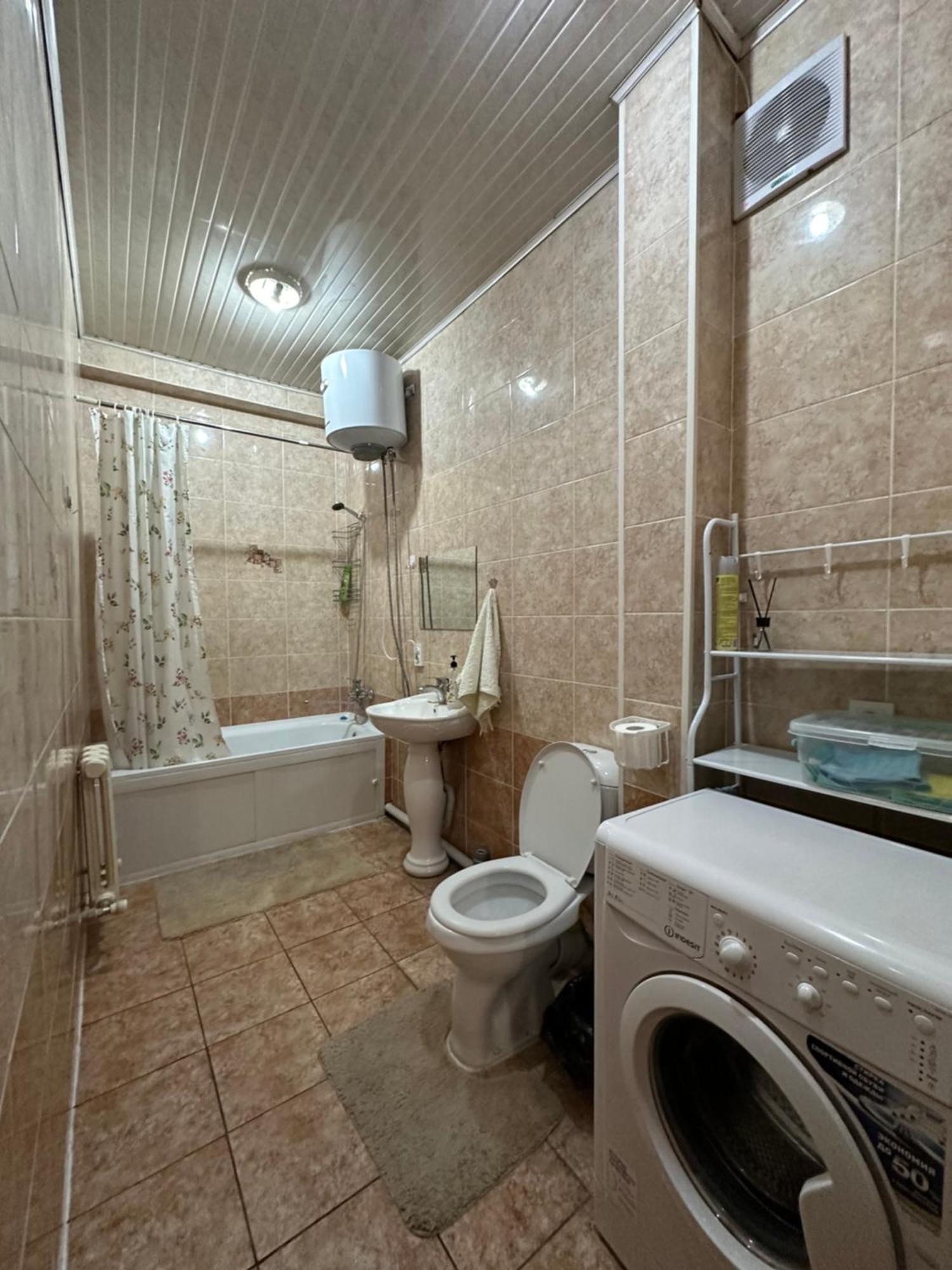 1-Room Apart. 21 On Usenbaeva 52 Near Eurasia Shopping Center Bishkek Ngoại thất bức ảnh